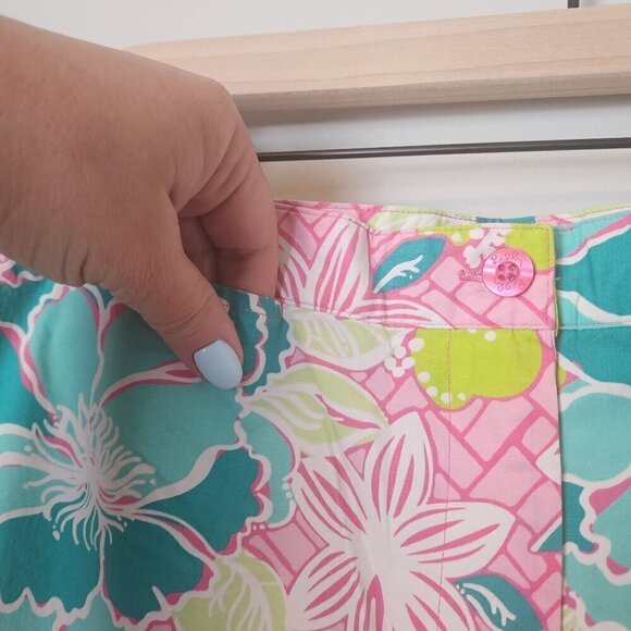 Lilly Pulitzer floral capris pants size 12 Hibiscus Pink Beach Mat pattern - Picture 3 of 13